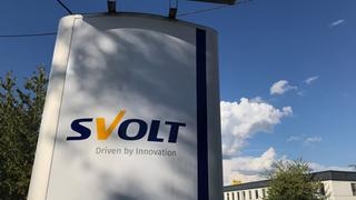 Schild mit dem Logo der Firma SVolt (Foto: Niklas Rech/SR)