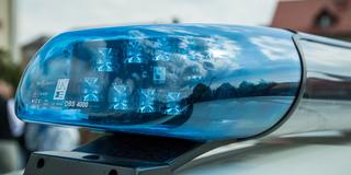 Blaulicht auf einem Polizeiauto (Foto: pixabay/GlauchauCity)