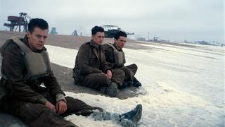 Harry Styles (l-r), Aneurin Barnard und Fionn Whitehead in einer Szene des Actionthrillers "Dunkirk". (Foto: picture alliance / Warner Bros./dpa | -)