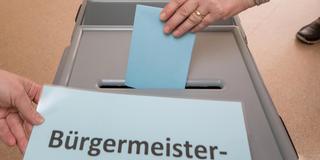 Wahlurne zur Bürgermeisterwahl (Foto: picture alliance / arifoto UG/dpa-Zentralbild/dpa)