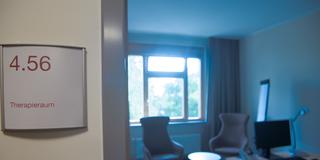 Psychotherapie. Blick in einen Therapieraum (Foto: picture alliance/dpa | Soeren Stache)
