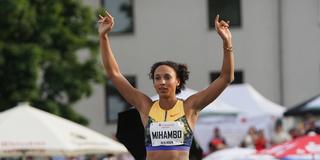 Malaika Mihambo beim Rehlinger Pfingstsportfest (Foto: IMAGO / Chai v.d. Laage)
