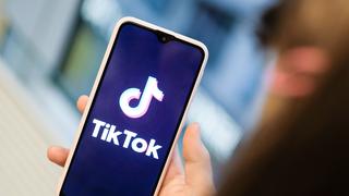 Symbolbild: Die App TikTok (Foto: picture alliance/Jens Kalaene/dpa-Zentralbild/dpa)