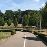 Der Eingang des Deutsch-Französischen-Gartens (Foto: UNSERDING/Florian Rahbari)