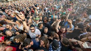 Fans und Künstler auf dem Rocco del Schlacko 2018 (Foto: UNSERDING/Christian Walter)