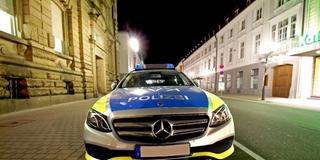 Frontansicht eines Polizeiautos (Foto: Pixabay)