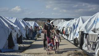 Flüchtlinge im Lager Kara Tepe (Foto: picture alliance/Panagiotis Balaskas/AP/dpa)