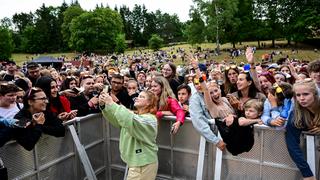 Loi auf der Bühne beim SR Ferien Open Air 2023. (Foto: Dirk Guldner)