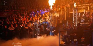 Patrick Franziska läuft in die Halle ein (Foto: SR)