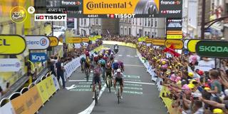 Endsprint der zweiten Etappe der Tour de France 2025 (Foto: SR)