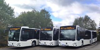 Die neuen Gelenkbusse stehen bereit (Foto: M. Philipp / Saar-Mobil)