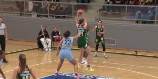 Basketspielerinnen der Saarlouis Royals und Keltern (Foto: SR)