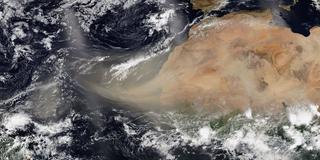 Sahara Staub aus dem All aufgenommen. (Foto: picture alliance / ZUMAPRESS.com | NOAA)