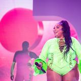 Lizzo auf der Bühne. (Foto: picture alliance / Captital Pictures | Chris Tuite/IS/MPI)