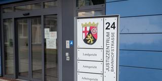 Landgericht Kaiserslautern (Foto: picture alliance/dpa | Harald Tittel)