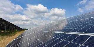 Solarpark (Foto: picture alliance/dpa | Patrick Pleul)
