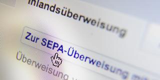 SEPA-Überweisung im Onlinebanking (Foto: picture alliance / dpa | Angelika Warmuth)