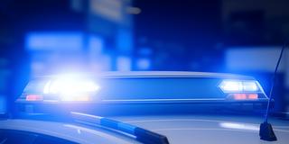 Blaulicht auf einem Polizeiauto (Foto: picture alliance / Shotshop | stadtratte)
