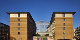 Agentur für Arbeit und Jobcenter in Saarbrücken (Foto: picture alliance / imageBROKER | Olaf Schulz)