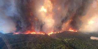 Dieses von der Regierung von Manitoba zur Verfügung gestellte Foto zeigt Waldbrände in Sherridon, Manitoba, Kanada (Foto: picture alliance/dpa/Manitoba government | Uncredited)