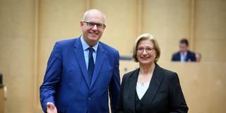 Anke Rehlinger (SPD) und der zukünftige Bundesratspräsident Andreas Bovenschulte (SPD), Bürgermeister von Bremen.  (Foto: picture alliance/dpa | Bernd von Jutrczenka)