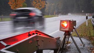 Mobiler Blitzer (Foto: dpa)