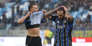 Florian Pick (1. FC Saarbruecken) und Calogero Rizzuto (1. FC Saarbruecken) enttäuscht. (Foto: picture alliance / Fußball-News Saarland | Fabian Kleer)