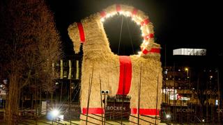 Julbock aus Stroh in Schweden (Foto: picture alliance / dpa | Mats Astrand/Tt)