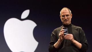Steve Jobs präsentiert am 9. Januar 2007 das erste iPhone. (Foto: dpa)