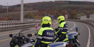 Mobile Grenzkontrollen zwischen Luxemburg und dem Saarland. Polizisten auf Motorrädern. (Foto: SR)