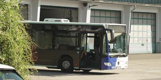 Ein Bus der Neunkircher Verkehrsbetriebe (NVG) auf dem Firmengelände (Foto: SR)