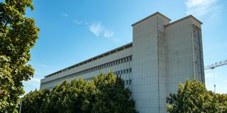 Das leerstehende Pingusson-Gebäude in Saarbrücken (Foto: SR/Sebastian Knöbber)