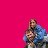 Shanna ist auf Franz' Rücken Huckepack (Foto: UNSERDING)
