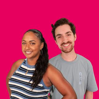 Tiffany und Eren vor einem pinknen Hintergrund (Foto: UNSERDING)