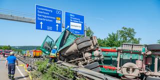 Verkehrsunfall auf der A6 (Foto: BeckerBredel)