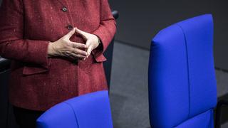 Die Hände von Angela Merkel  (Foto: IMAGO / photothek)