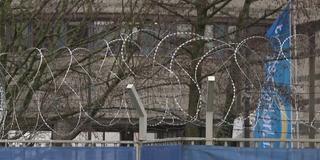 Stacheldrahtzaun am Gelände des Energieversorgers EnergieSaarLorLux (Foto: SR)