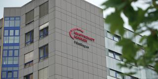 Außenfassade der Knappschaft Kliniken Püttlingen (Foto: SR)