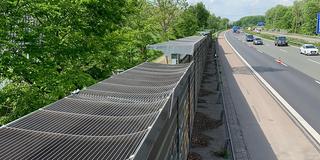 Diffraktoren sollen den Lärm senken (Foto: Autobahn GmbH)