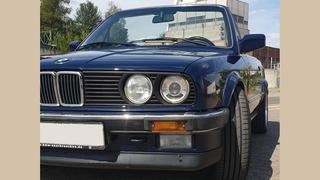 Ein schwarzes BMW-Cabrio von vorne.  (Foto: Tobi/per Whatsapp geschickt)