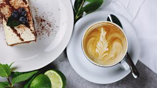 Kaffee und Kuchen auf einem Tisch (Foto: pixabay.com)