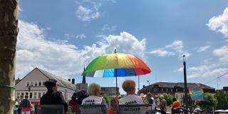 Demo des Bündnisses "Neunkirchen für Vielfalt" mit "Omas gegen Rechts" gegen eine rechtsextreme Demo  (Foto: SR / Caroline Uhl)