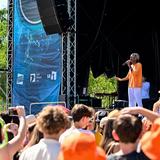 Sänger bac steht auf der Bühne. (Foto: SR/Dirk Guldner)