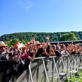 Die erste Reihe ist im Parkstadion in Dillingen! (Foto: SR/Dirk Guldner)