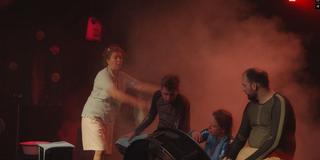 Szene aus dem Musik-Theater-Stück "SPLASH" (Foto: ueberzwerg)