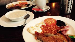 In London sollte man auch einmal ein echtes englisches Frühstück probieren. (Foto: Foto: Anna Didenko / Facebook)