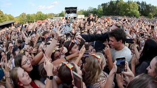 Wincent Weiss auf der Bühne beim SR Ferien Open Air. (Foto: Dirk Guldner)