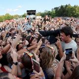 Wincent Weiss auf der Bühne beim SR Ferien Open Air. (Foto: Dirk Guldner)