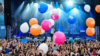 Wincent Weiss auf der Bühne beim SR Ferien Open Air. (Foto: Dirk Guldner)