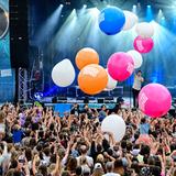 Wincent Weiss auf der Bühne beim SR Ferien Open Air. (Foto: Dirk Guldner)